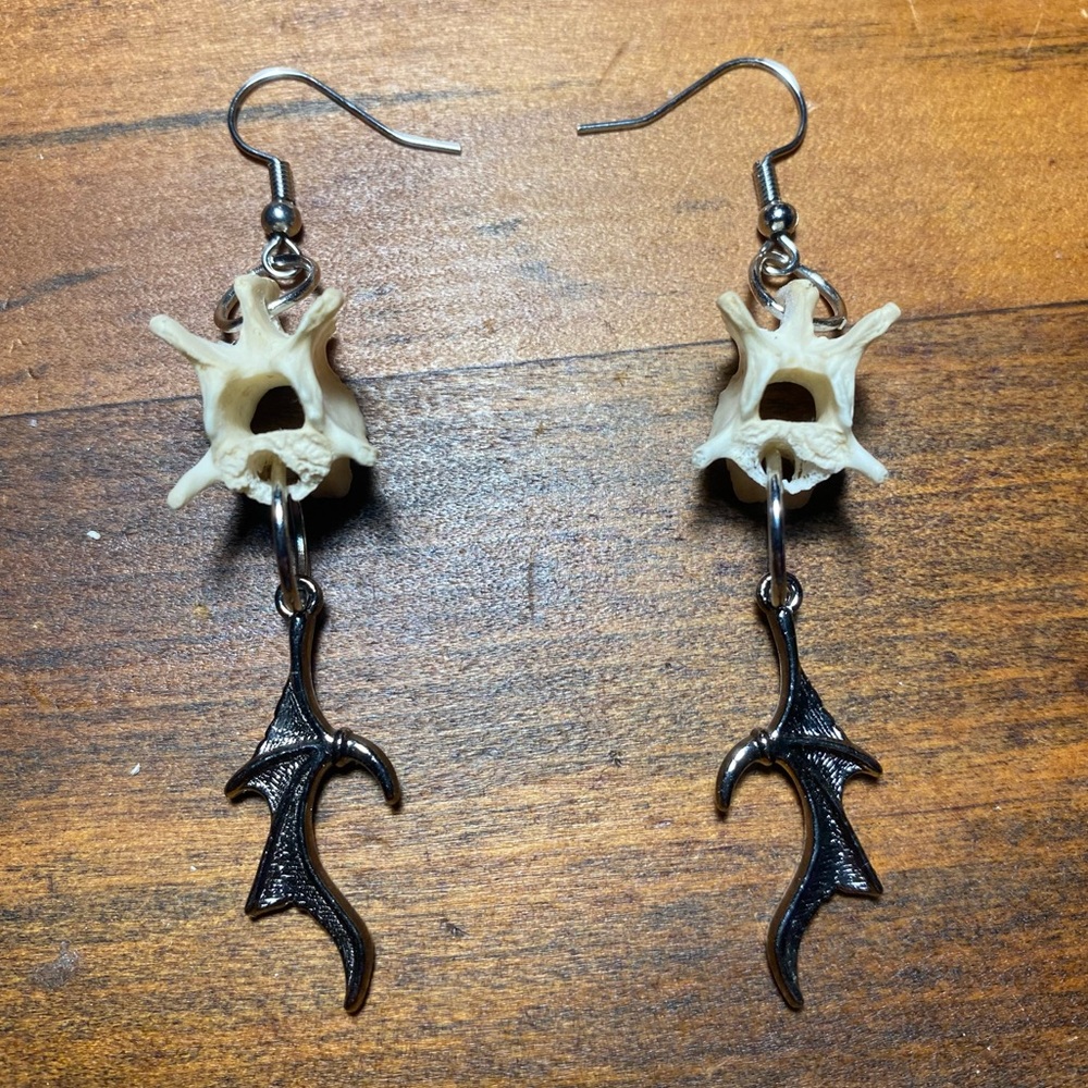 Real Possum Vertebrae Bone Batwing Earrings - Picture 2 of 7